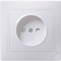 Розетка одноместная без заземления с защитой "КВАРТА" 